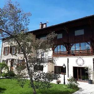 D'hotes La Noyeraie Bed & Breakfast